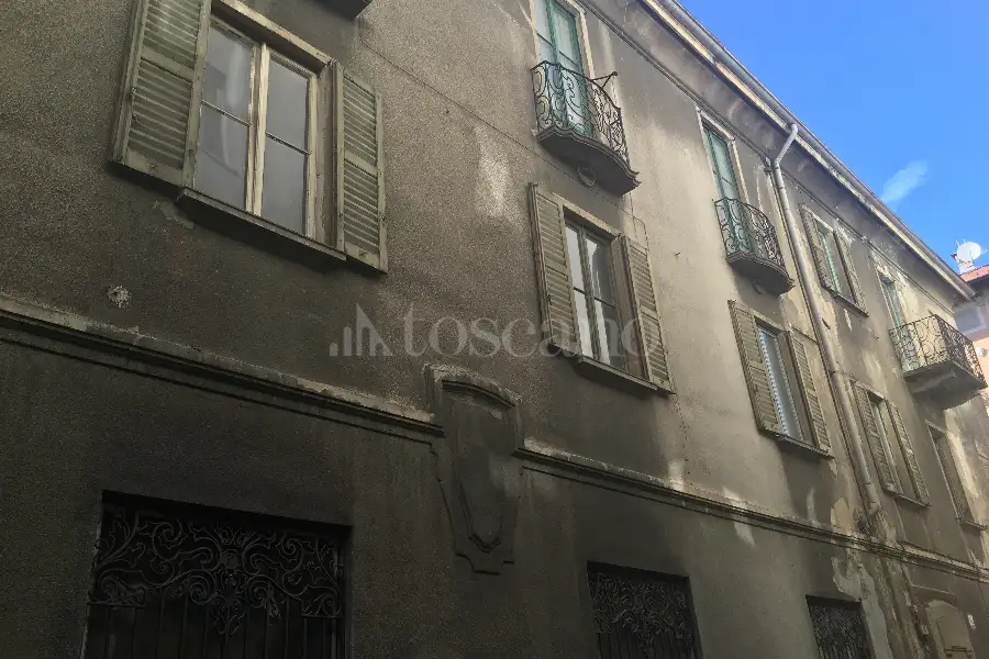 Palazzo in vendita di 1.470 mq trattativa riservata (rif. 123/2026)