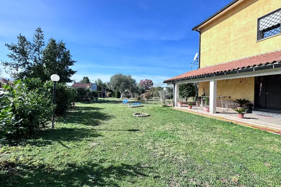 Villa in vendita di 350 mq a €475.000 (rif. 15/2025)
