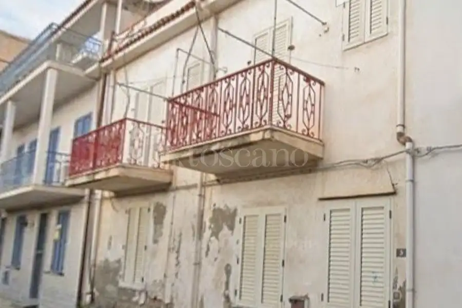 Palazzo in vendita di 160 mq a €40.000 (rif. 3/2026)