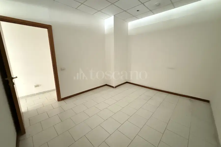 Negozio in affitto di 70 mq a €800 (rif. 3/2025)
