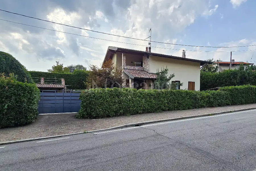 Villa in vendita di 240 mq a €360.000 (rif. 203/2026)