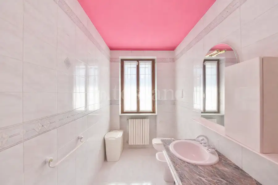 Villa in vendita di 300 mq a €390.000 (rif. 4/2026)