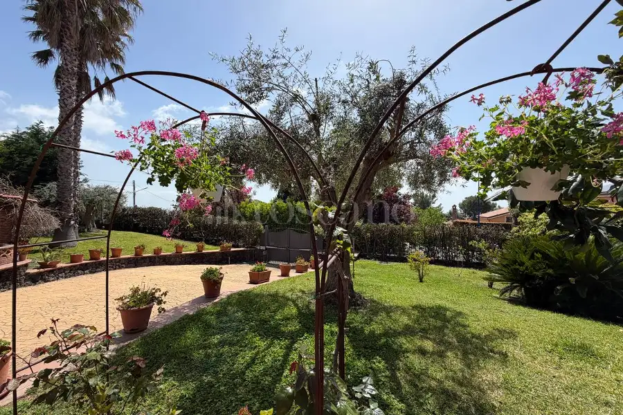 Villa Bifamiliare in vendita di 182 mq a €379.000 (rif. 75/2026)