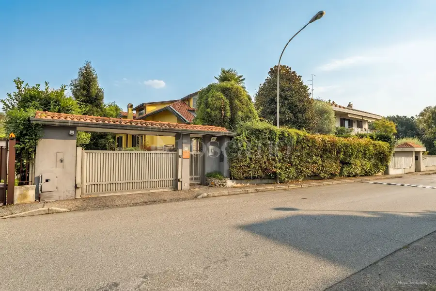 Villa in vendita di 370 mq a €410.000 (rif. 193/2026)