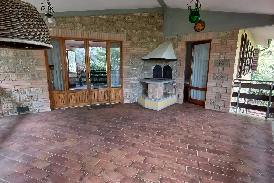 Villa Plurifamiliare in vendita di 800 mq a €1.390.000 (rif. 26/2024)