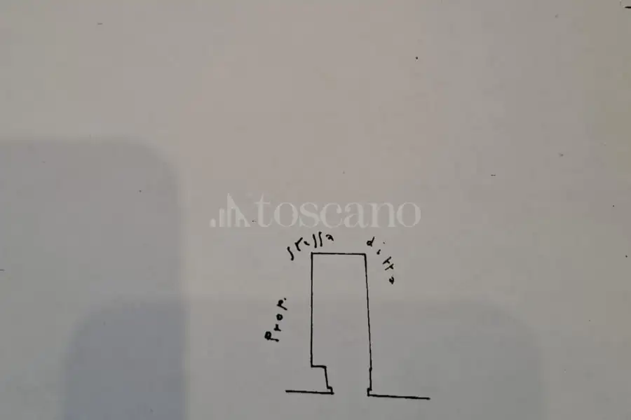 Negozio in affitto di 80 mq a €850 (rif. 11/2026)