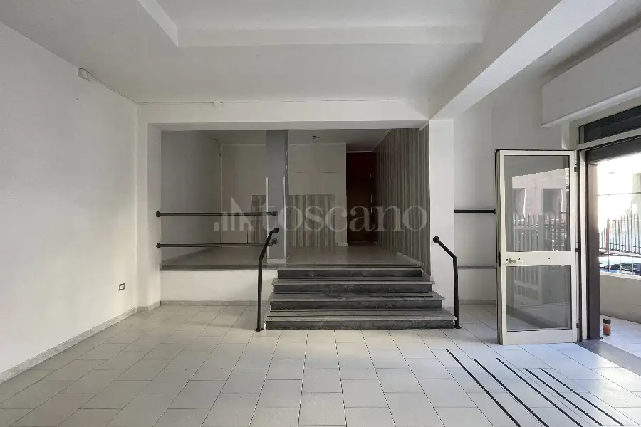 Negozio in affitto di 60 mq a €550 (rif. 26/2025)