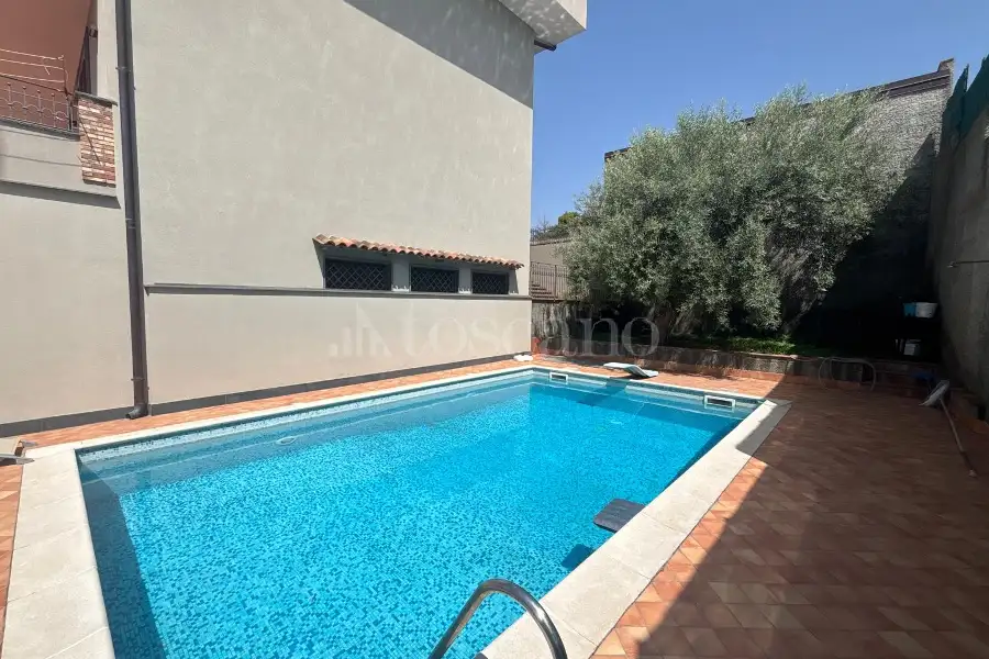 Villa in vendita di 270 mq a €490.000 (rif. 122/2026)