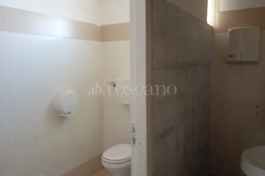 Magazzino in vendita di 1.800 mq a €1.050.000 (rif. 35/2026)