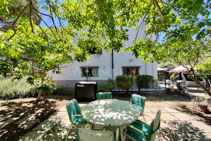 Villa in vendita di 500 mq a €255.000 (rif. 41/2026)