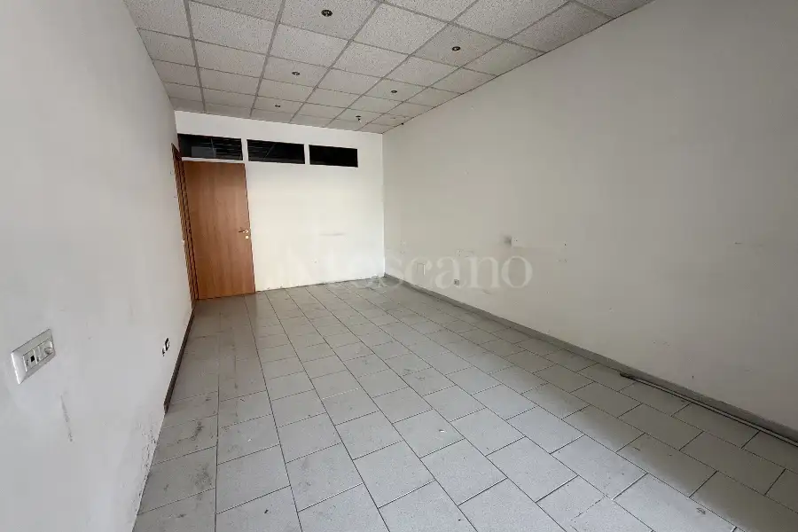 Negozio in affitto di 70 mq a €800 (rif. 3/2025)