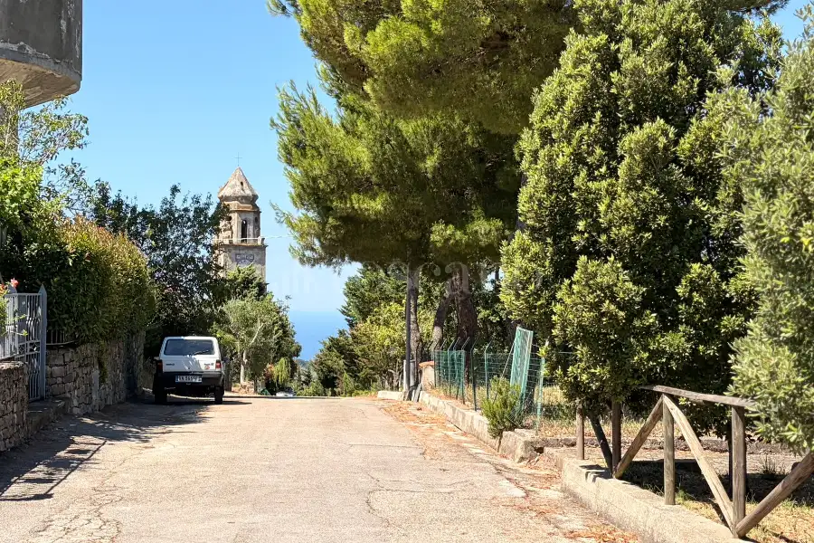 Villa in vendita di 360 mq a €250.000 (rif. 4/2026)