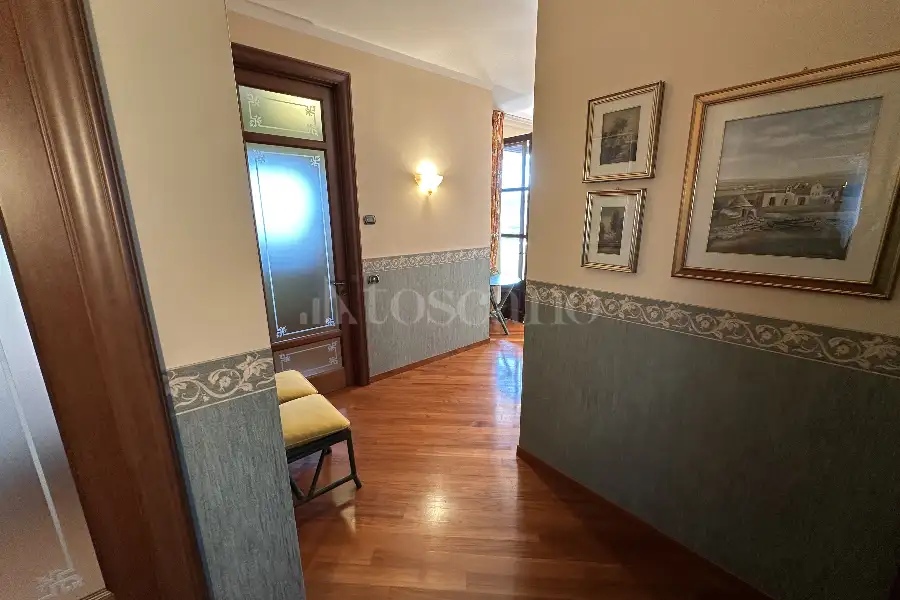 Casale in vendita di 747 mq a €790.000 (rif. 11/2026)