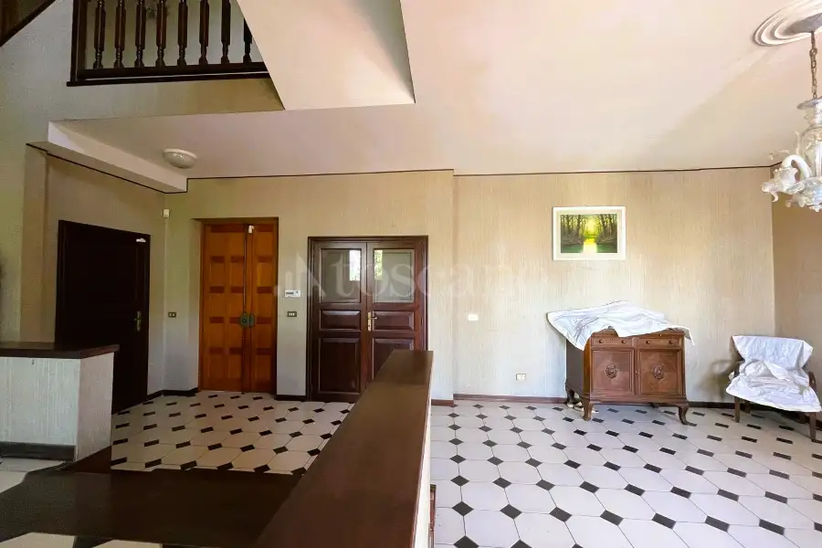 Villa in vendita di 305 mq a €650.000 (rif. 12/2025)