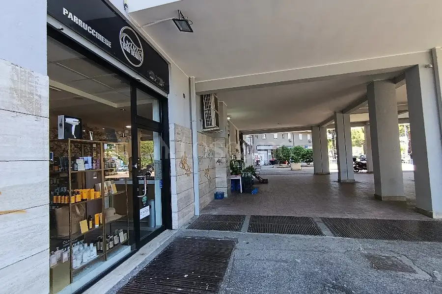 Negozio in vendita di 77 mq trattativa riservata (rif. 38/2026)
