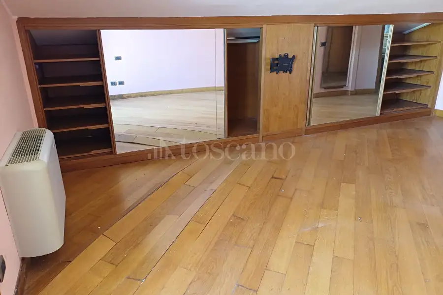 Villa in vendita di 370 mq a €495.000 (rif. 9/2026)