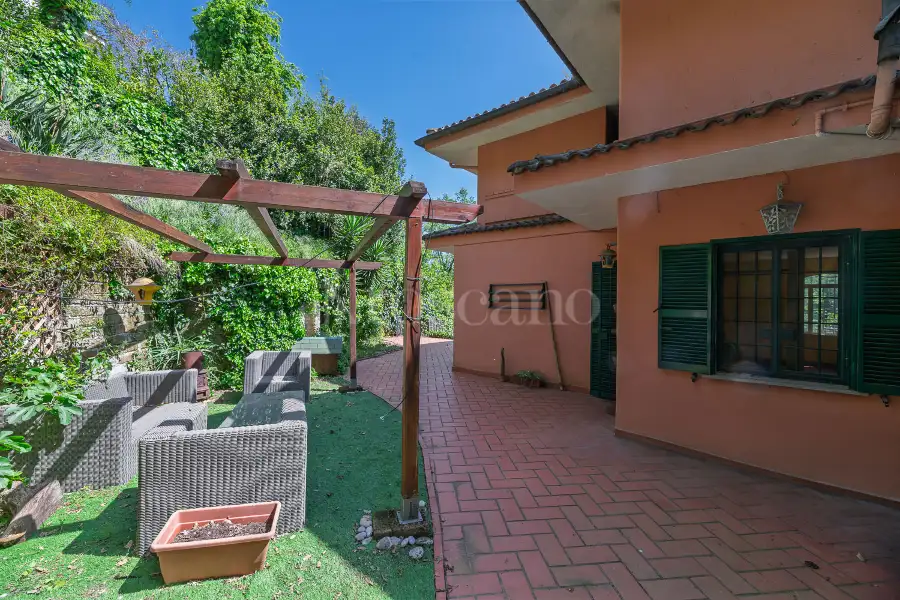Villa Bifamiliare in vendita di 250 mq a €315.000 (rif. 8/2025)