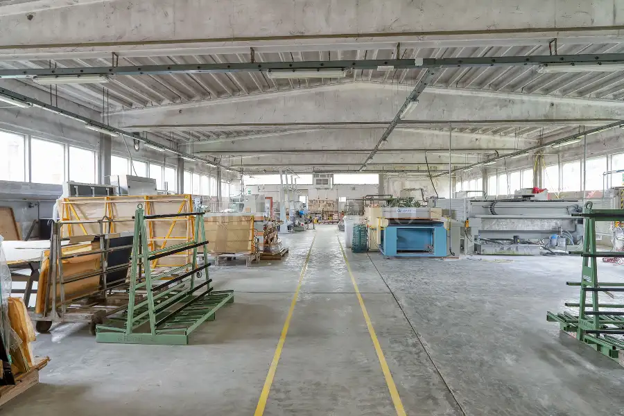 Capannone in vendita di 1.750 mq a €1.100.000 (rif. 135/2026)