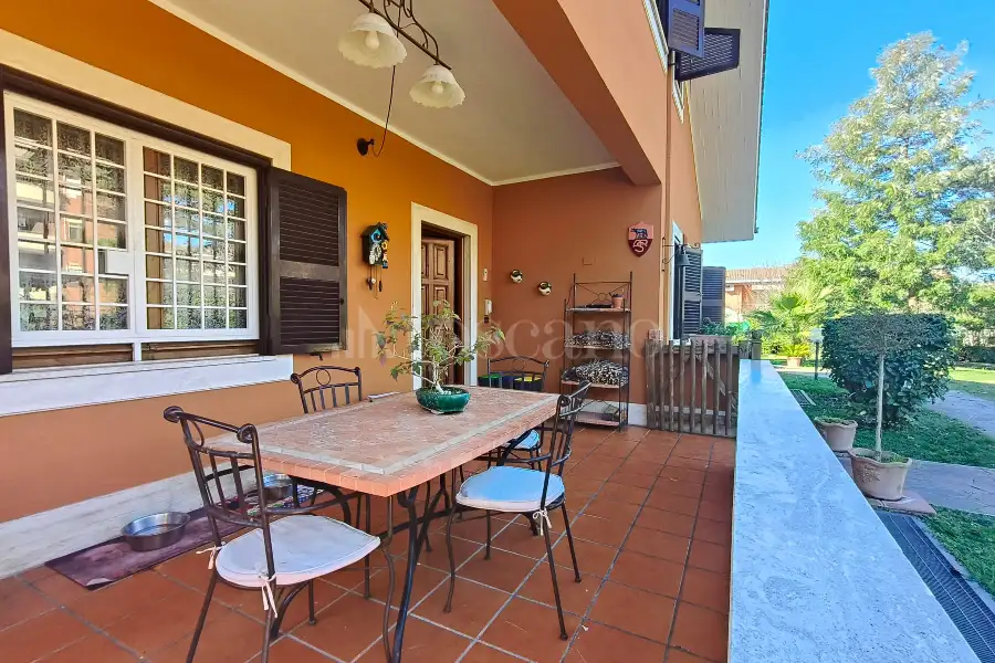 Villa Bifamiliare in vendita di 280 mq a €899.000 (rif. 72/2025)