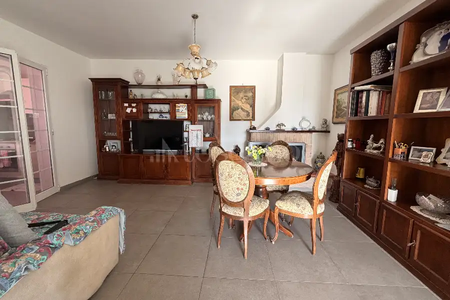Villa Bifamiliare in vendita di 170 mq a €185.000 (rif. 52/2026)