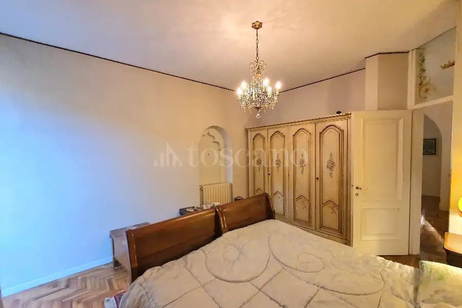 Villa Plurifamiliare in vendita di 400 mq a €399.000 (rif. 6/2025)