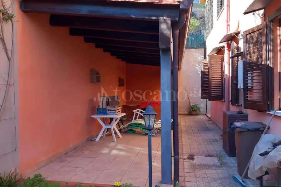 Villa Bifamiliare in vendita di 90 mq a €125.000 (rif. 2/2025)