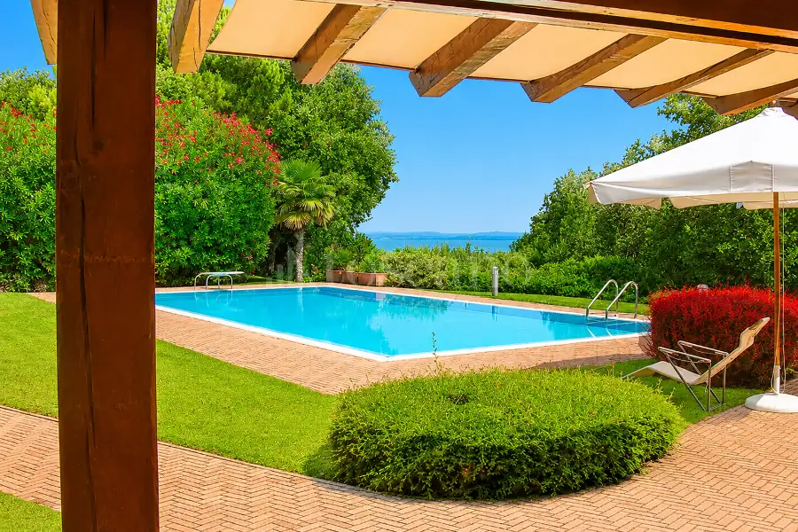 Villa in vendita di 350 mq a €890.000 (rif. 34/2025)