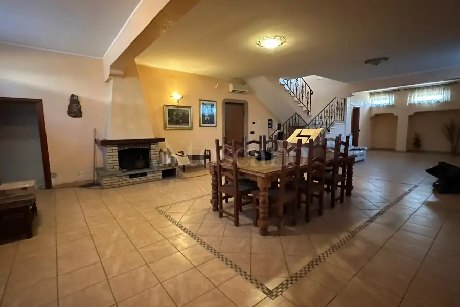 Villa in vendita di 370 mq a €890.000 (rif. 3/2026)
