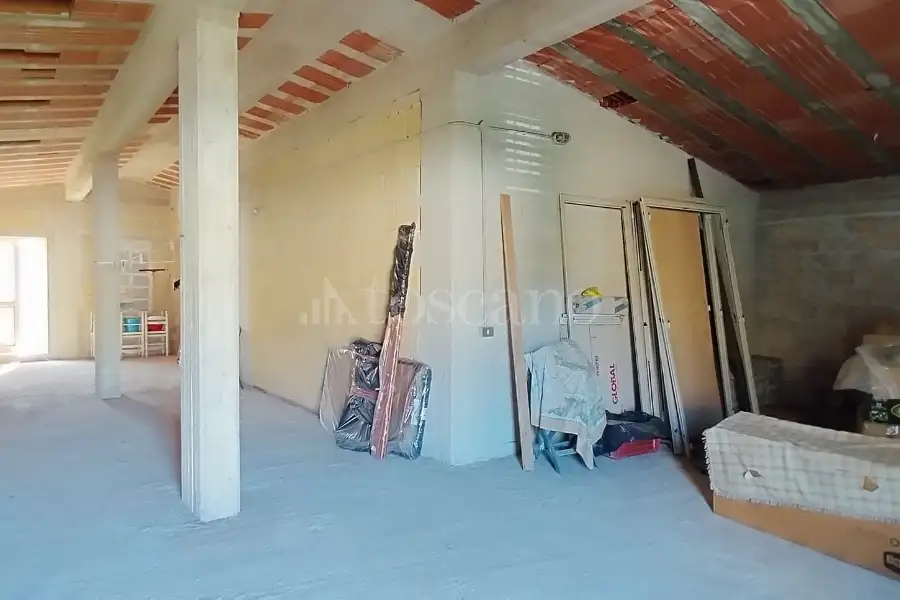 Villa in vendita di 340 mq a €650.000 (rif. 41/2026)