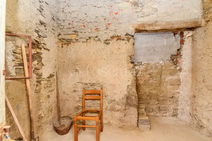 Palazzo in vendita di 250 mq a €248.000 (rif. 30/2025)