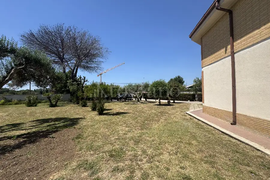 Villa in vendita di 200 mq a €649.000 (rif. 36/2026)