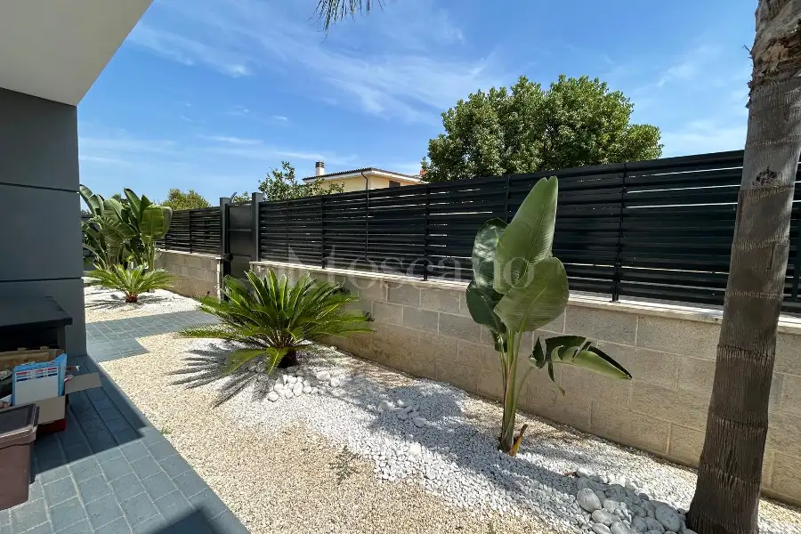 Villa in vendita di 180 mq a €599.000 (rif. 11/2026)