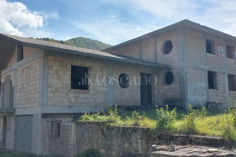 Casa Indipendente in vendita di 500 mq trattativa riservata (rif. 92/2025)