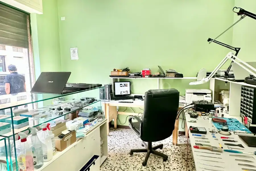 Negozio in vendita di 30 mq a €55.000 (rif. 33/2026)