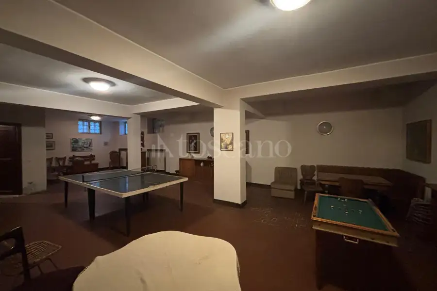 Villa Plurifamiliare in vendita di 370 mq a €1.200.000 (rif. 43/2025)