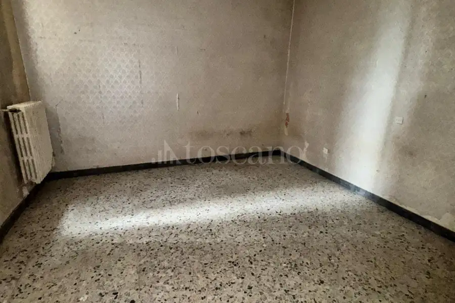 Casa Indipendente in vendita di 250 mq a €60.000 (rif. 103/2025)