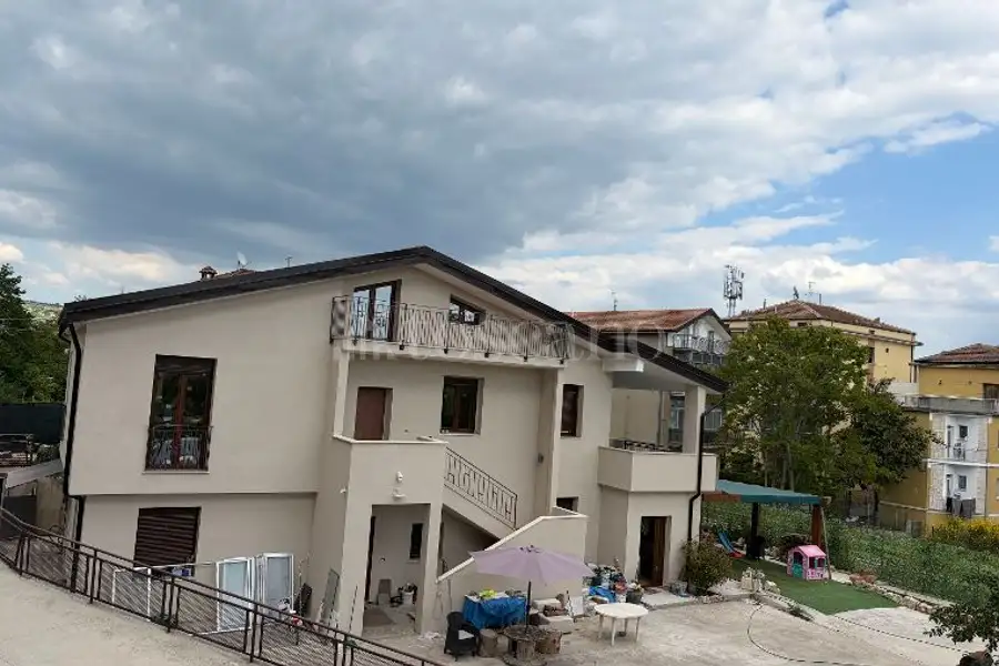 Villa in vendita di 300 mq a €580.000 (rif. 22/2026)