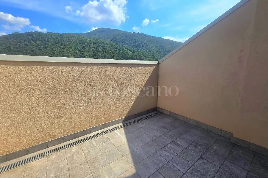 Attico in vendita di 314 mq a €490.000 (rif. 69/2026)