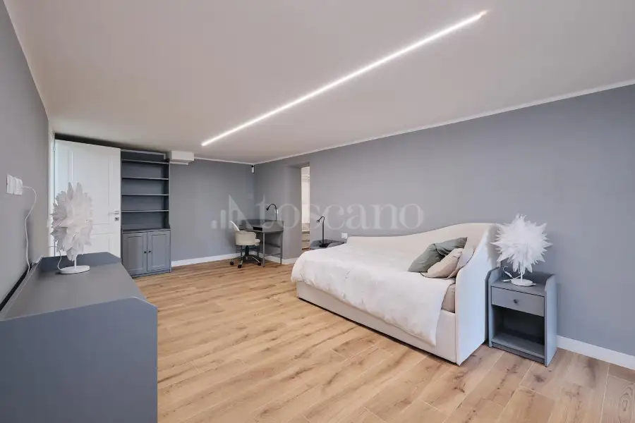 Villa in vendita di 259 mq a €1.100.000 (rif. 2/2026)