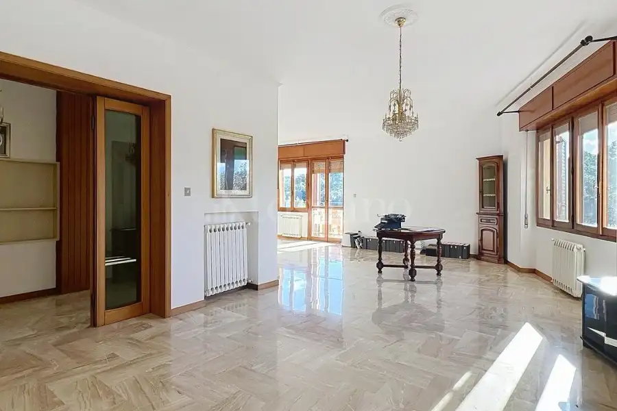 Villa in vendita di 630 mq a €670.000 (rif. 195/2025)