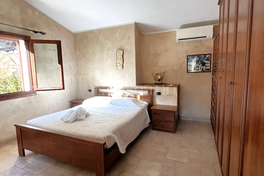 Casa Indipendente in vendita di 200 mq a €770.000 (rif. 37/2026)