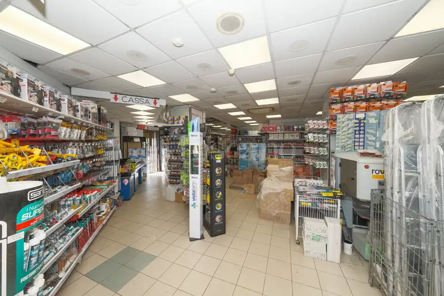 Negozio in vendita di 680 mq a €950.000 (rif. 18/2025)