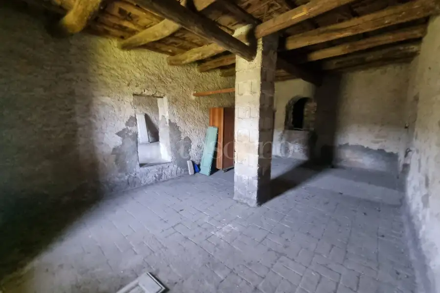 Casale in vendita di 660 mq a €95.000 (rif. 22/2025)