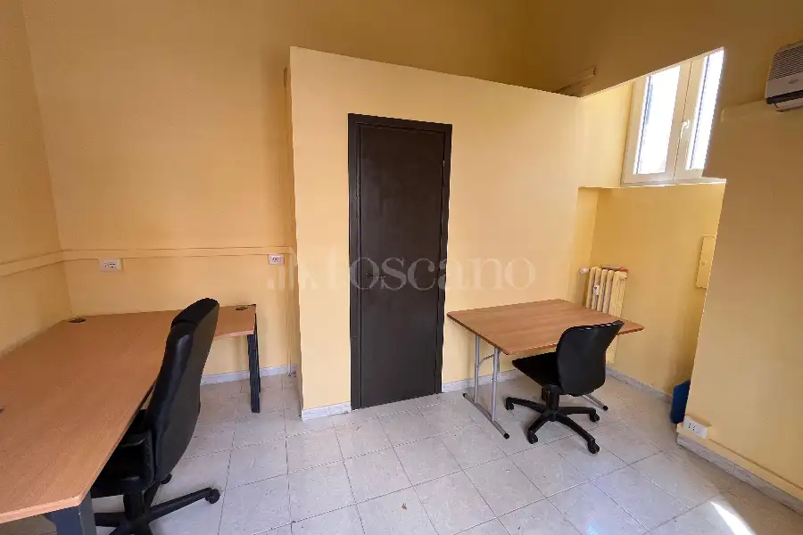Negozio in affitto di 15 mq a €600 (rif. 23/2026)