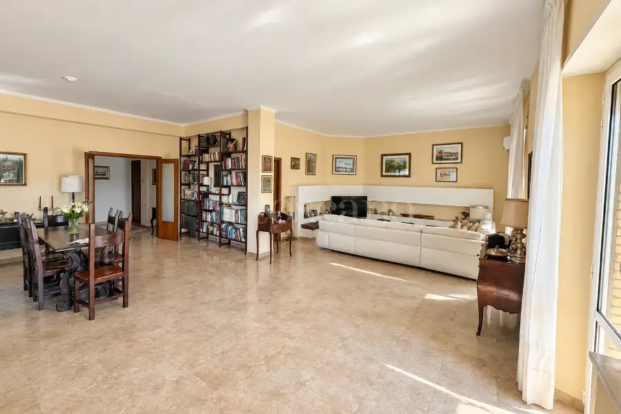 Villa in vendita di 320 mq a €549.000 (rif. 37/2026)