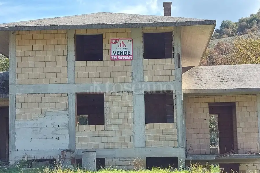 Casa Indipendente in vendita di 500 mq trattativa riservata (rif. 92/2025)