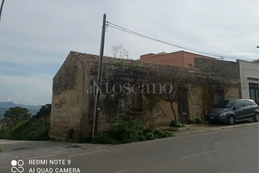 Casa Indipendente in vendita di 240 mq a €50.000 (rif. 5/2025)