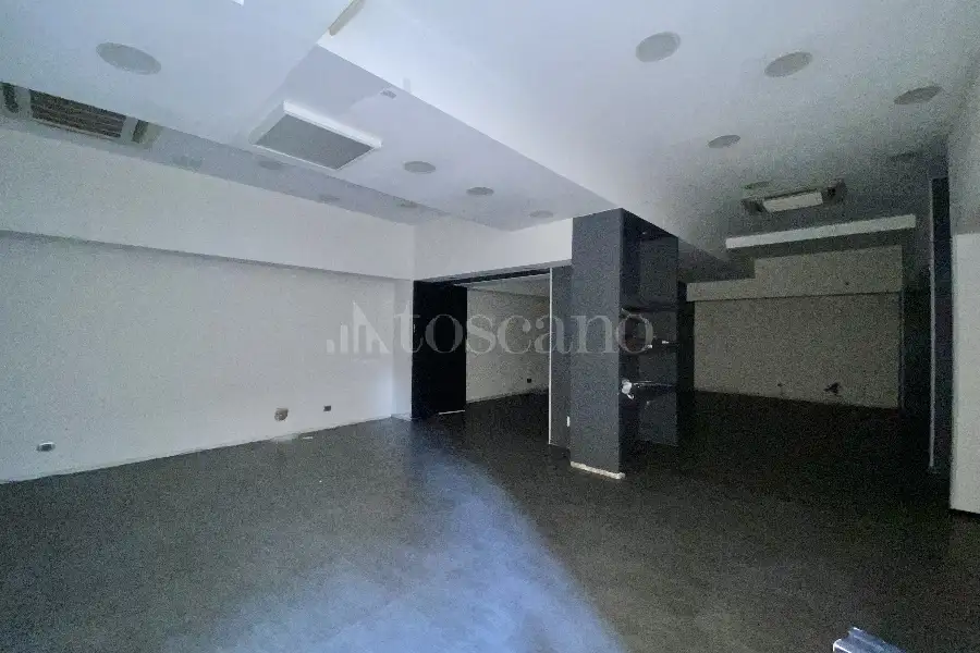 Negozio in vendita di 166 mq a €240.000 (rif. 56/2026)