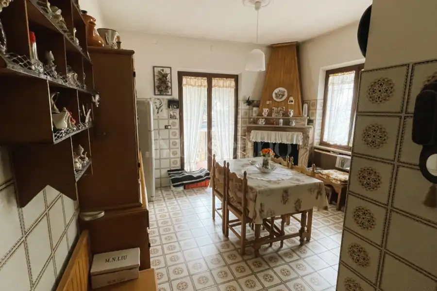 Casa Indipendente in vendita di 310 mq a €159.000 (rif. 1/2026)
