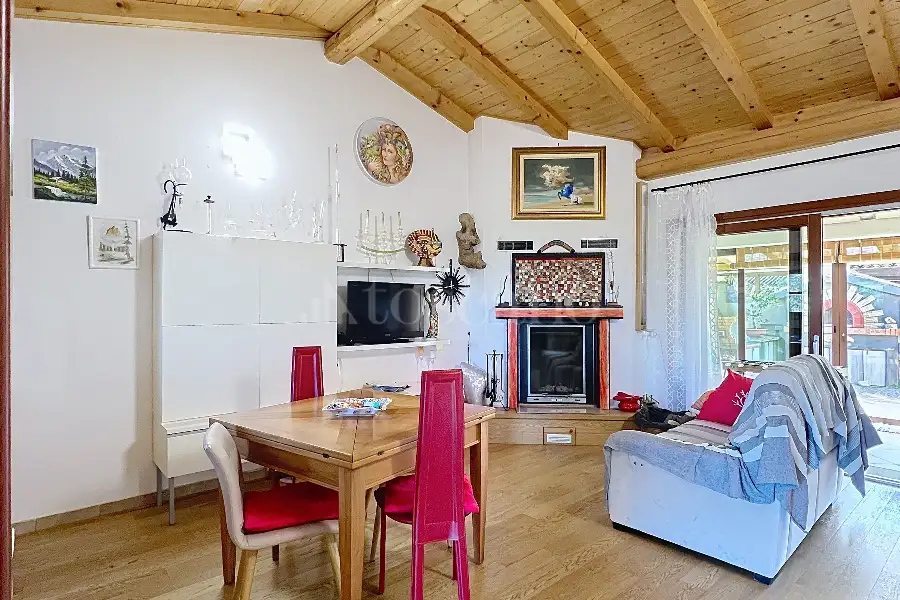 Casa Indipendente in vendita di 205 mq a €320.000 (rif. 34/2026)